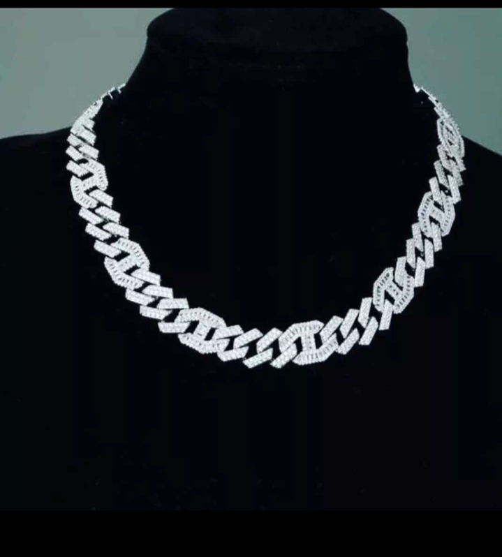 Kwea image for Silver Necklace is missing
